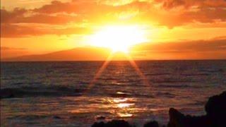 Relaxing: Maui Sunset, Ocean Surf Sound - 1 Hour