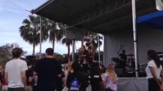 We the Kings sing Just Keep Breathing Live in Jupiter!