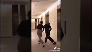 #万茜 六亲不认步伐挑战  温馨提示，杯子里千万别装水，因为会撒٩(⑉Ծ^Ծ⑉)ᕗ