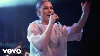 Jessie J - Do It Like A Dude (Live @ Volkswagen Garage Sound)