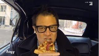 Jackass Star Johnny Knoxville als Beifahrer - Stars in Cars | taff