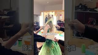 明明是舞蹈大家，為何鏡頭對楊麗萍下半身避之不及？化妝間一幕曝光真相瞬間水落石出#鄭秀文 #張韶涵 #