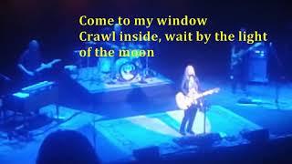 MELISSA ETHERIDGE LOVES WINNIPEG  - CROWD SINGS ALONG COME TO MY WINDOW