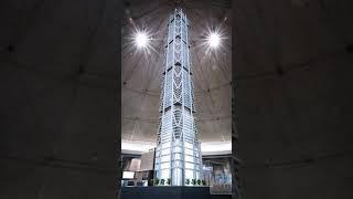 Een schaalmodel van 3,5 meter maken van het hoogste gebouw in Canada