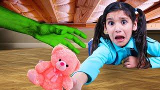 Charlotte & Ellie’s Monster Teamwork Adventure: What's Hiding Under the Bed?