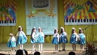 Естрадний хор "Кольорові ноти"  - "Маленькі артисти"
