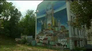 Kyiv’s Street Art On Display: Enormous street paintings appear all over Ukrainian capital