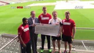 Warwickshire CCC hand £25K boost to Cure Leukaemia's Just One More campaign