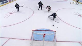 Anthony Cirelli scores a powerplay goal against the New Jersey Devils