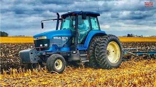 New Holland 8770 GENESIS Tractor Plowing