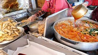 제주도 초대형 냄비 떡볶이! 엄청난 튀김과 자동김밥기계?! / spicy rice cake "Tteokbokki" / korean street food