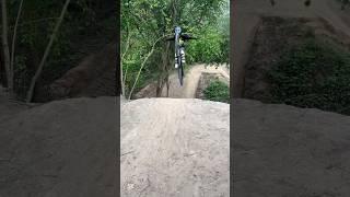 Tuck no hander need to get it more dialed (subscribe ) #mtb #downhill #jump #enduro