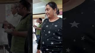 Indian Lady makes the BEST MEDU VADA in BANGALORE.