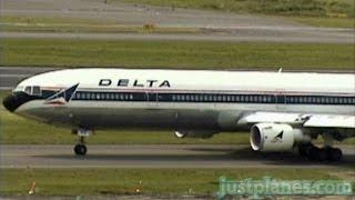 Delta MD11s at Portland (1997)