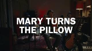 Aidan Knight - Mary Turns The Pillow (Live)