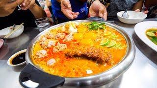 Extreme Thai Street Food - CRAZY TOM YUM Late-Night Food Tour in Bangkok, Thailand!