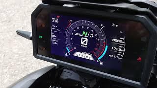 Instrumentation et démarrage de la nouvelle Yamaha Tracer 9 GT+