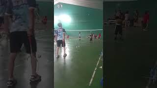 Latihan badminton anak-anak di Gor Djarum Kaliputu, Kudus