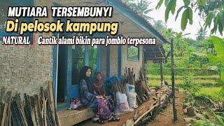 NENG SITI GADIS DESA ALAMI YANG TINGGAL DI PELOSOK KAMPUNG