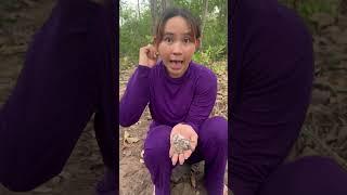 Single mom show SMART idea for SURVIVAL in forest #camping #outdoor #bushcraft #survival