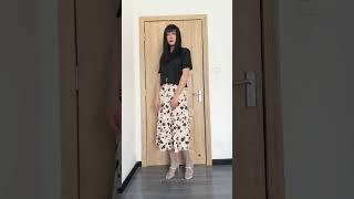 Crossdressing, black printed skirt and high heels. #nylon#skirtsuit