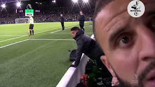 Kyle Walker messing with the camera from the City bench (FUNNY)