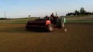 Planting Oats with the Farmall 656 Diesel