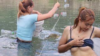 Traps to catch fish in the lake when the water rises, the carp come up to lay eggs