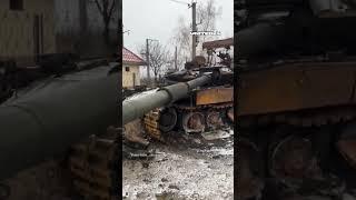 Russian T-80BVM Tank Didn't Survive Encounter with Ukrainian Soldiers. Destroyed Russian Tank