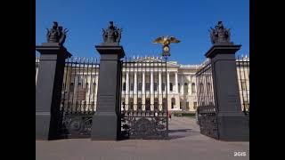 Saint Petersburg. Overview of the historical Mikhailovsky Palace.