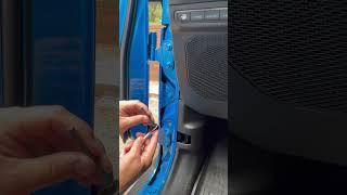 Avoid Disaster: Jeep Wrangler Door Jammed Check Strap #jeephack  #jeepWrangler #jeep