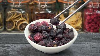 Dehydrated Blueberry Garnish for Cocktails