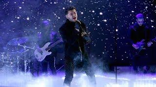 Bazzi Performs 'Mine'