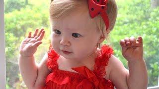 Funny Babies Dancing - A Cute Baby Dancing Videos Compilation 2015