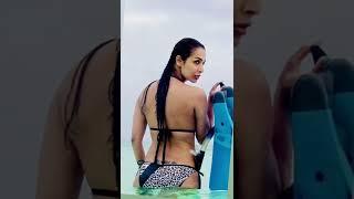 Malaika arora sexy look in swimming pool #viral