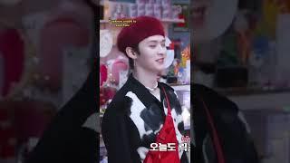 Christmas Evel moments  #straykids #christmasevel #winterfalls #Straykidschristmas #felix #hyunjin