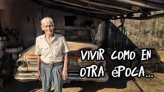 ¡Trabaja desde los 3 AÑOS! | Su CASA es de 1960 y maneja un viejo "AUTO de PELÍCULA"