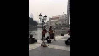 Singers beside Singapore river: 斯卡波罗集市