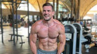 Training Chest On A Tropical Island | Day In The Life