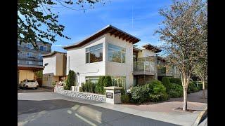 201-9820 SEAPORT PL SIDNEY BC