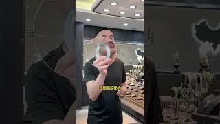 翡翠爲什麽戴左手不戴右手？