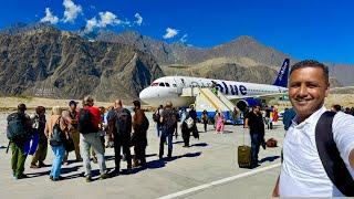 Sub ki Cheekhen Nikal Gayi  | Most Beautiful View From Plane | WORLD's MOST SCENIC FLIGHT Skardu