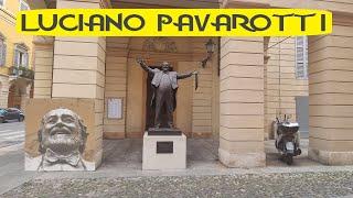 Monumento a LUCIANO PAVAROTTI en su MÓDENA natal.