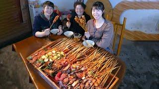 Rural girls go milling rice and go home to eat spicy skewers甜甜骑车碾米，回家吃妈妈秘制香卤串串