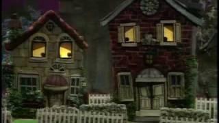 The Muppet Show: Talking Houses - The Church