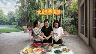 Ajie's family celebrated the new stove's first use. Mengyan and Liu Ming boiled 10 catties of crawf