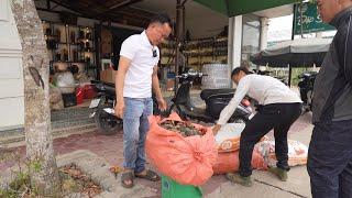 Thăm cửa hàng Gái Bản Mùa này có đặc sản gì - Dân bản đem chuối hột rừng xuống nhà