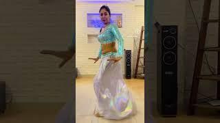 Old songs #jhumkagirare #oldsong #ytshorts #youtube #juhisheikh #fusionbellydance #latamangeshkar