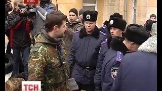 У Львові внутрішні війська намагались вийти з облоги