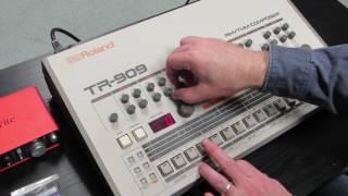 Roland TR-909 Vintage Drum Machine - Testing